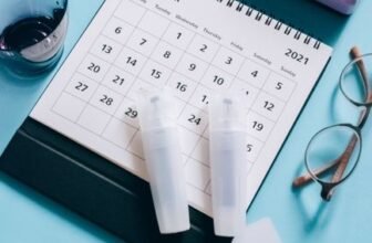 Calendar and travel planning representing best time to book flights and hotels